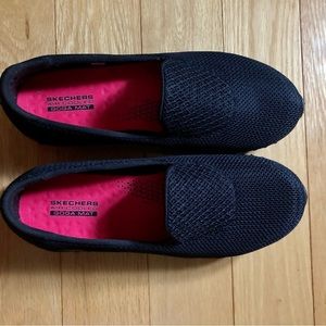 SKECHERS - New Without Tags